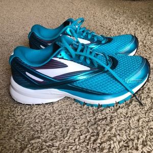 Brooks Launch 4 running shoes